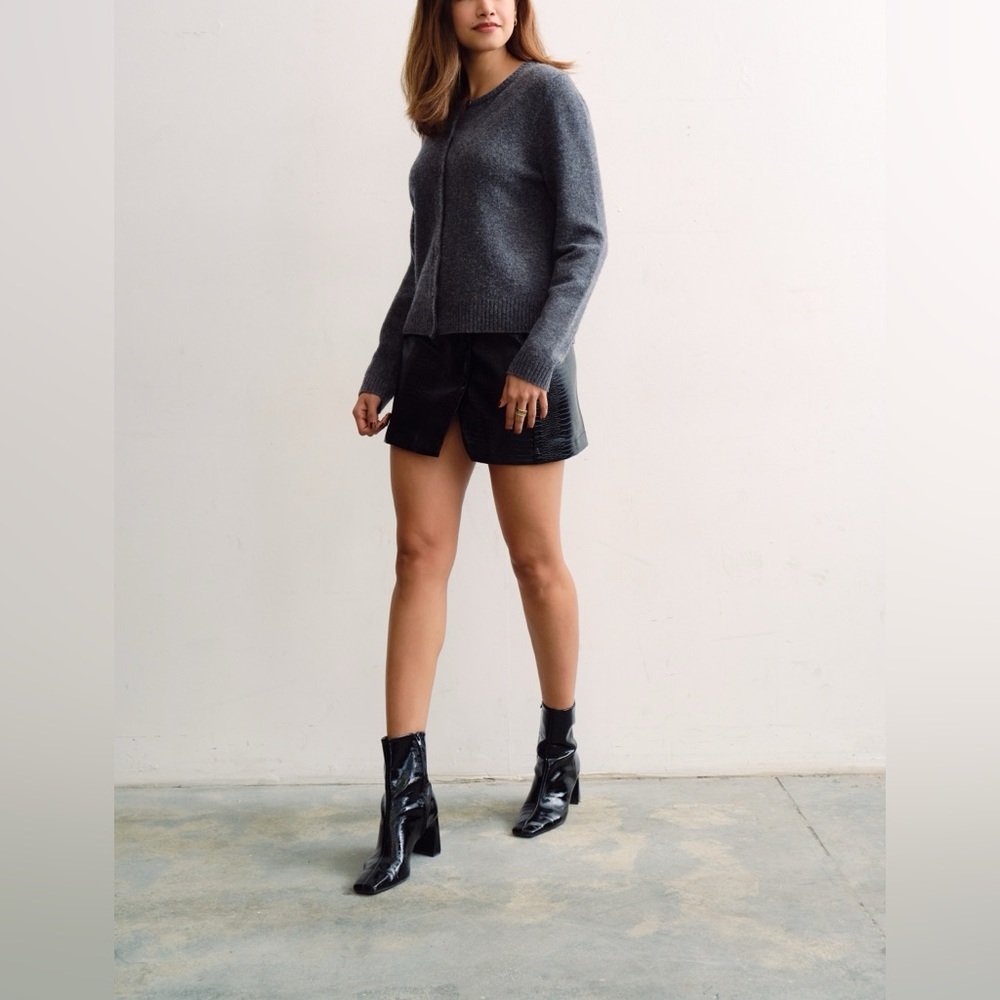 Commense Black Croc-Embossed Mini Skirt - Picture 7 of 7